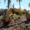 Retroescavadeira Randon RK 406B realizando escavação