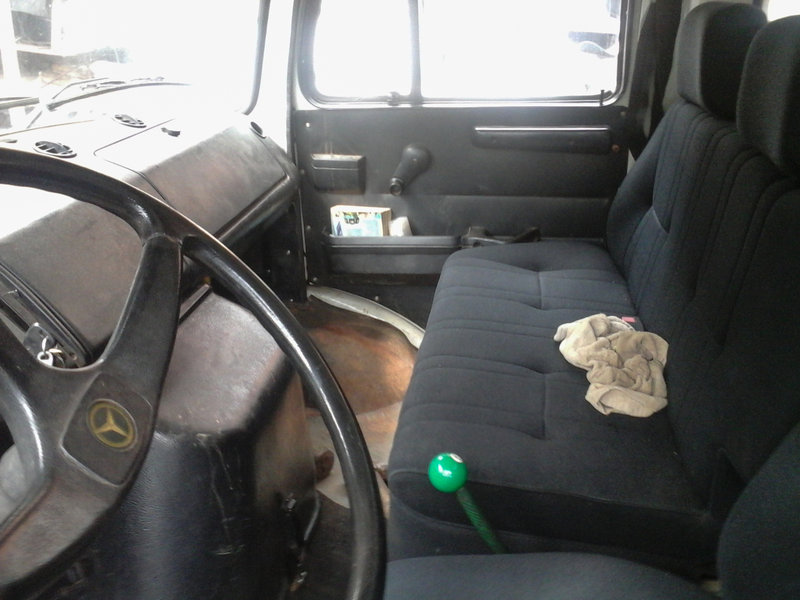 Mercedes-Benz L-2219 6x4 - Interior da cabine