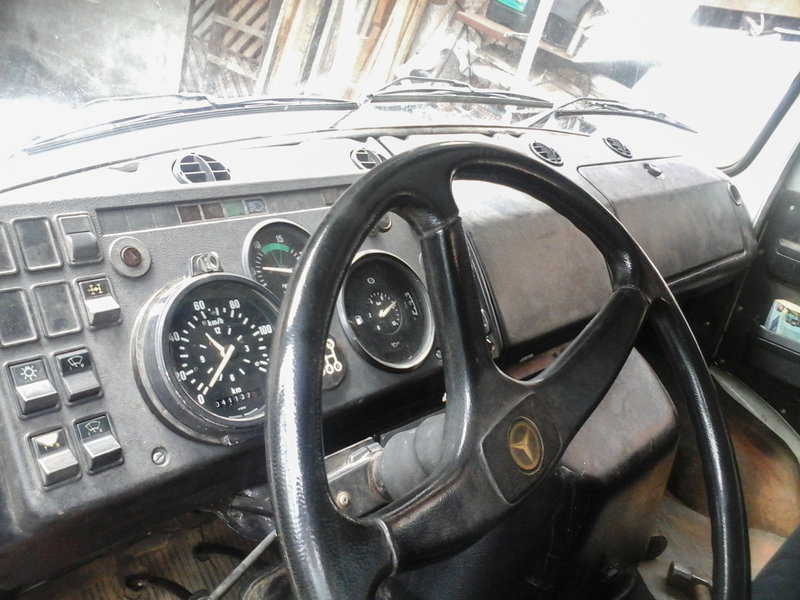 Mercedes-Benz L-2219 6x4 - Painel