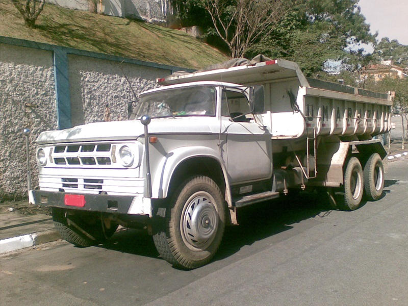 Caminhão Basculante Dodge 6x4