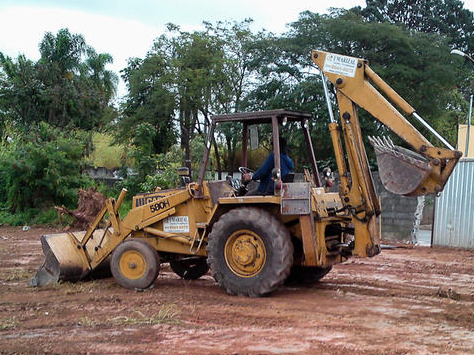 Retroescavadeira Case 580H - Foto 02
